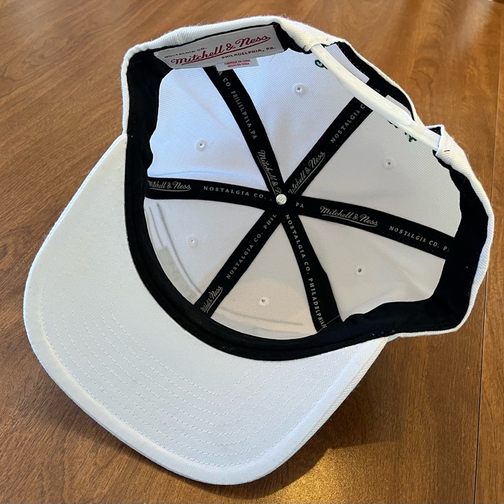 Retro Mitchell & Ness Seattle Sounders snapback cap - Picture 3 of 3